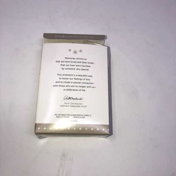 𝅺2015 HALLMARK  ORNAMENT ALWAYS REMEMBERED SHELL - Picture 3 of 3